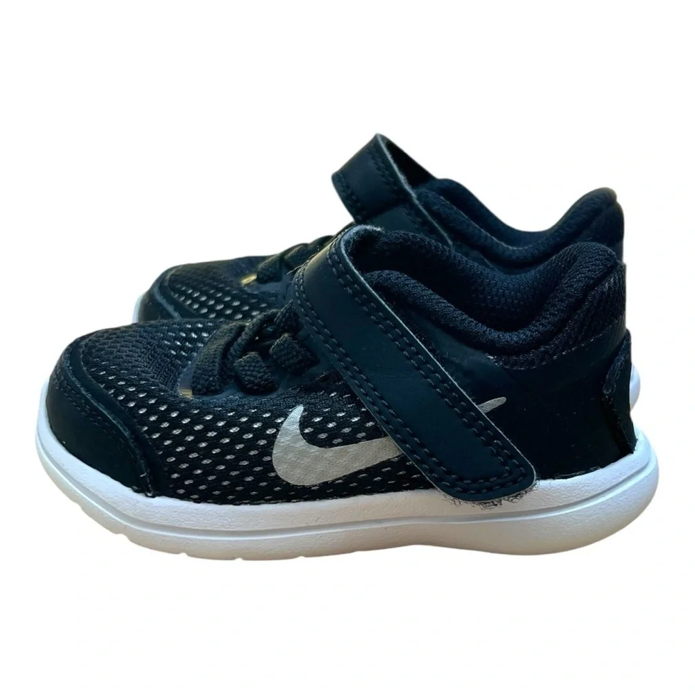 Nike Kids Black Mesh Sneakers with White Sole - Size